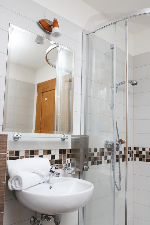 Koliba Hubertka Hotel Oravice Room photo